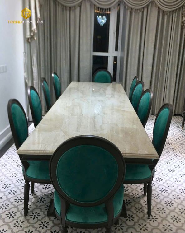 Bàn ăn mặt đá & ghế bọc nhung xanh